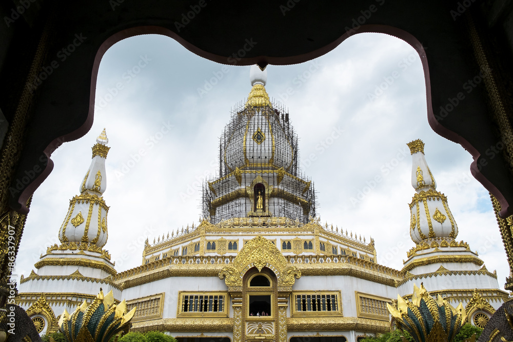 Obraz premium Phra Maha Chedi Chai Mongko