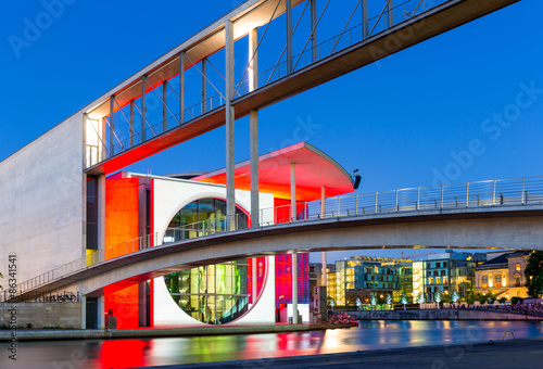 Photography Kanzleramt (Marie-Elisabeth-Lüders-Haus) bei Nacht, Berlin