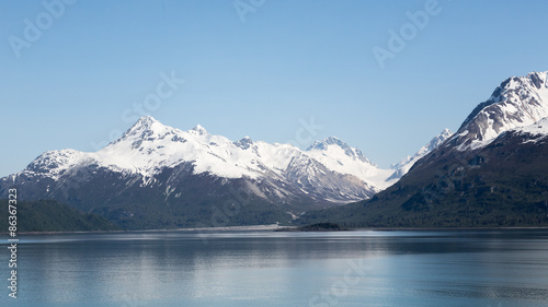 Mountains in Glacier Bay © cec72