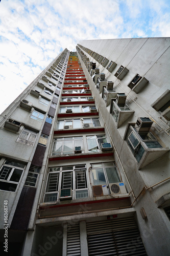 香港の密集した高層マンション
