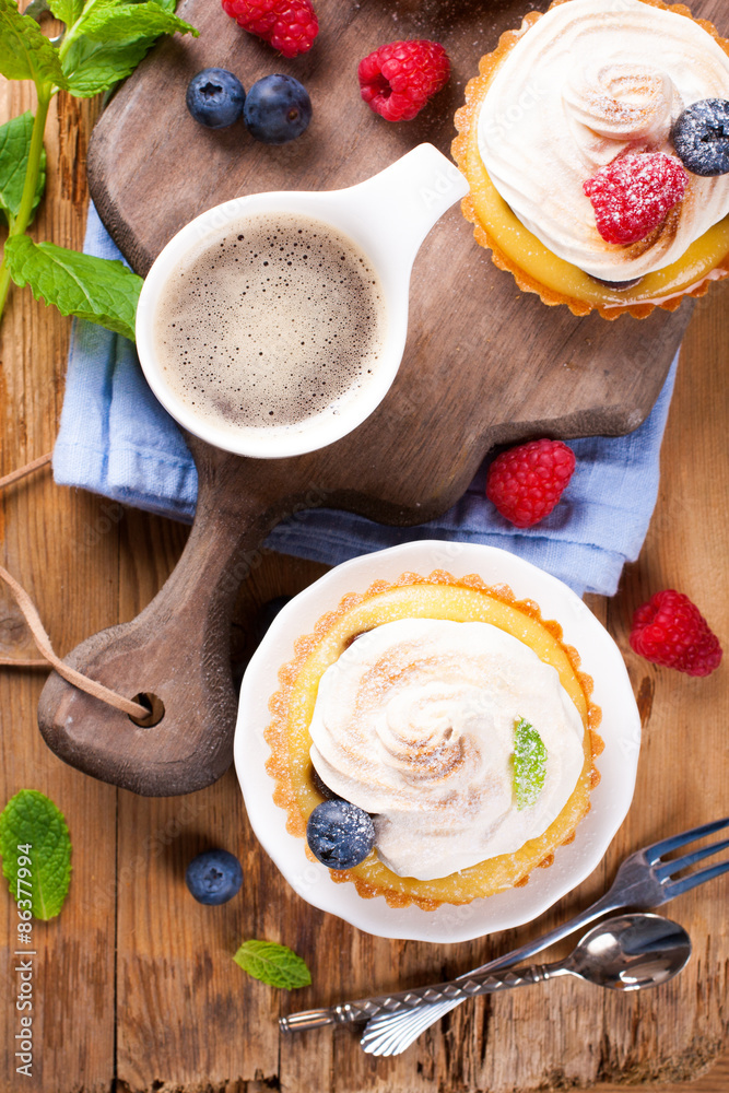 Homemade tartlets with lime curd and meringue Homemade tartlets with lime curd and meringue