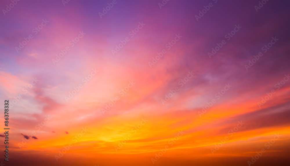 Obraz premium Po zachodzie słońca niebo.