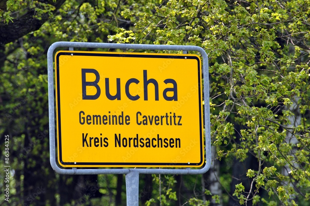 Ortseingangsschild Bucha