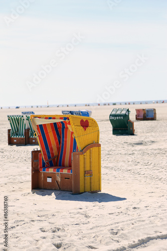 Hooded beach chair with heart