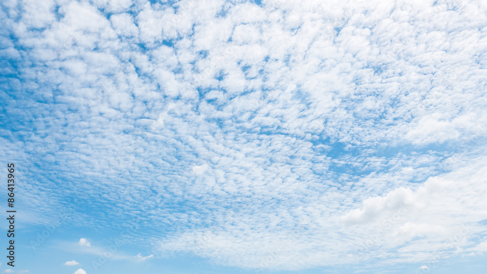 Obraz premium Beautiful white cloud