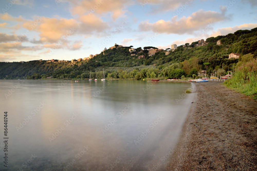 Lago di Albano all'Alba Lago di Albano all'Alba