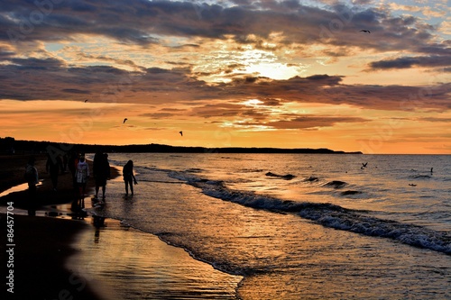 Fototapeta Naklejka Na Ścianę i Meble -  Zachód słońca nad morzem bałtyckim w Świnoujściu