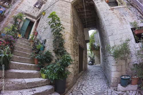 Fototapeta Naklejka Na Ścianę i Meble -  Street view in old town Trogir