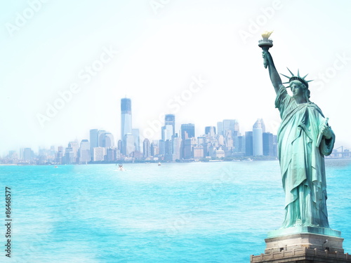 New York Statue of Liberty © wetzkaz
