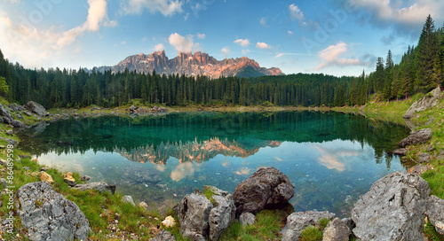 Fototapeta Naklejka Na Ścianę i Meble -  Panorama of Alps lake landscape with forrest mountain, Lago di C