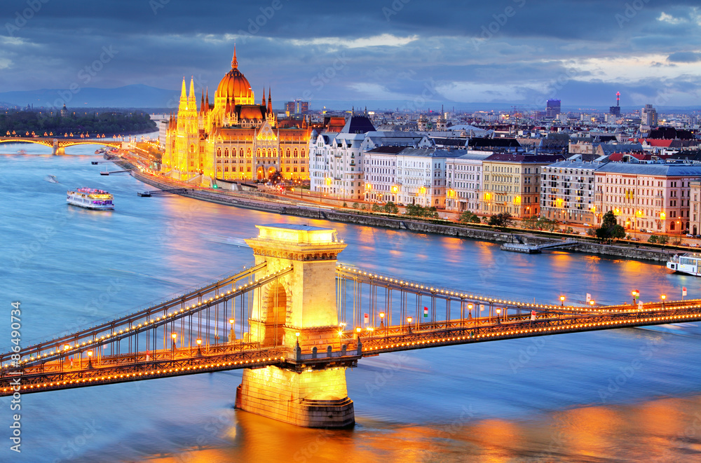 Budapest, night view of Chain Bridge on the Danube river and the