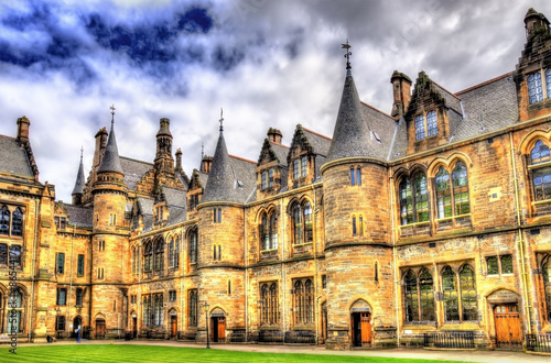 Inner court of Glasgow University - Scotland © Leonid Andronov