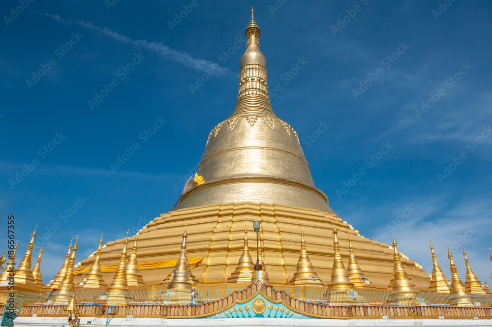 Naklejka premium myanmar temple
