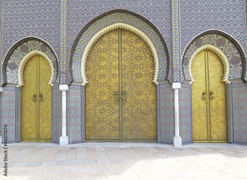 Puertas típicas árabes, Fez, Marruecos, Norte de África Stock Photo | Adobe  Stock