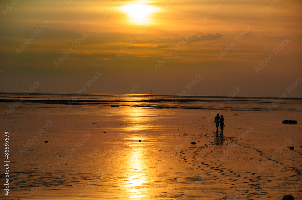 Fototapeta premium Wattenmeer im Sonnenuntergang