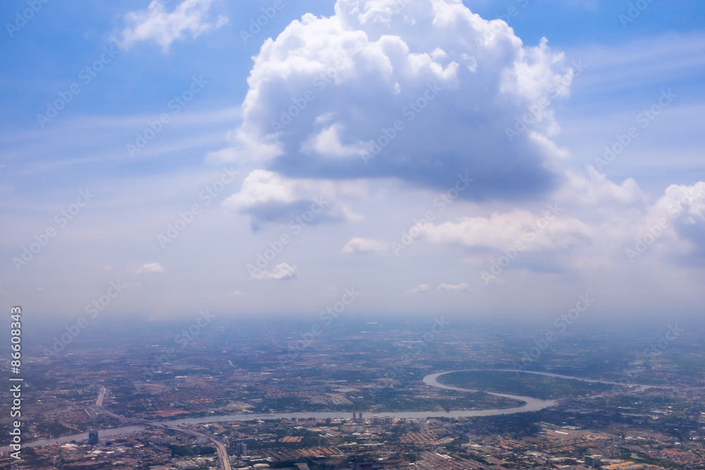 Obraz premium view from the window when airplane flying in the cloud