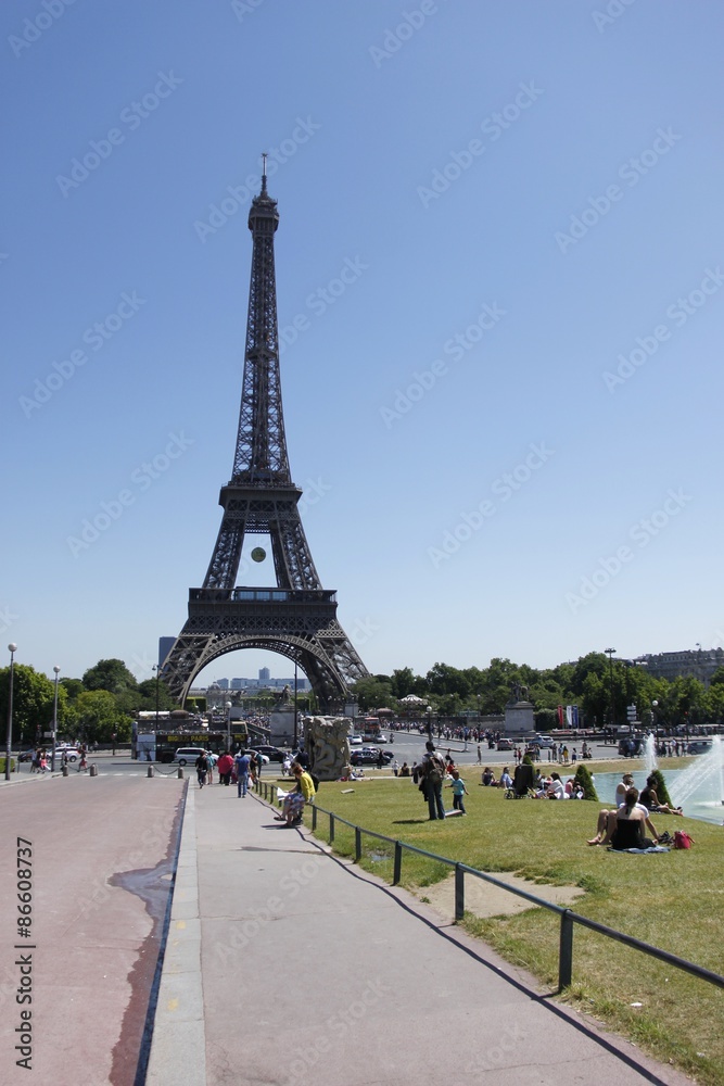 Tour Eiffel et jardin du Trocadéro à Paris	
