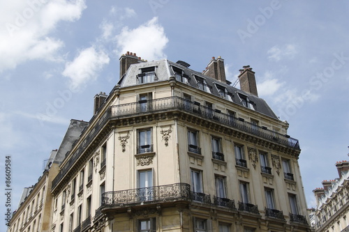 Immeuble ancien à Paris © Atlantis