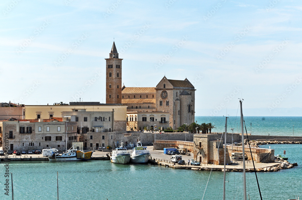 Trani, porto e cattedrale - Puglia