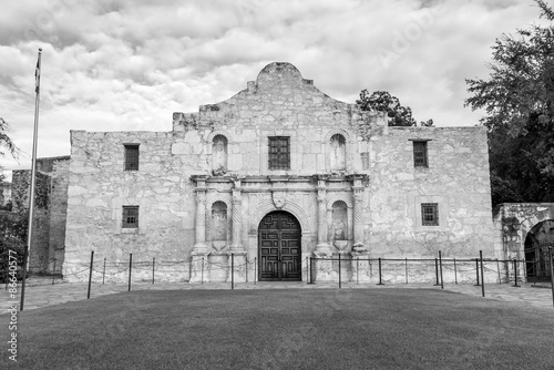 Fototapeta Naklejka Na Ścianę i Meble -  Historic Alamo at twilight