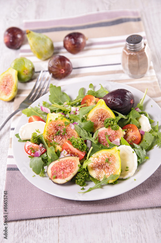 salad with vegetable and fig
