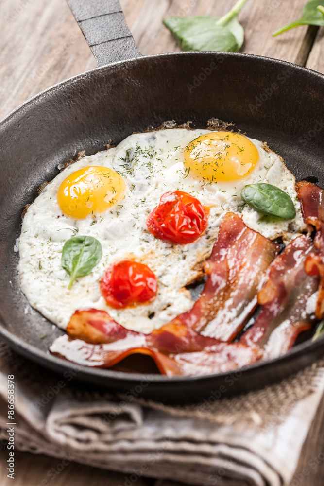 Fried eggs with bacon Fried eggs with bacon