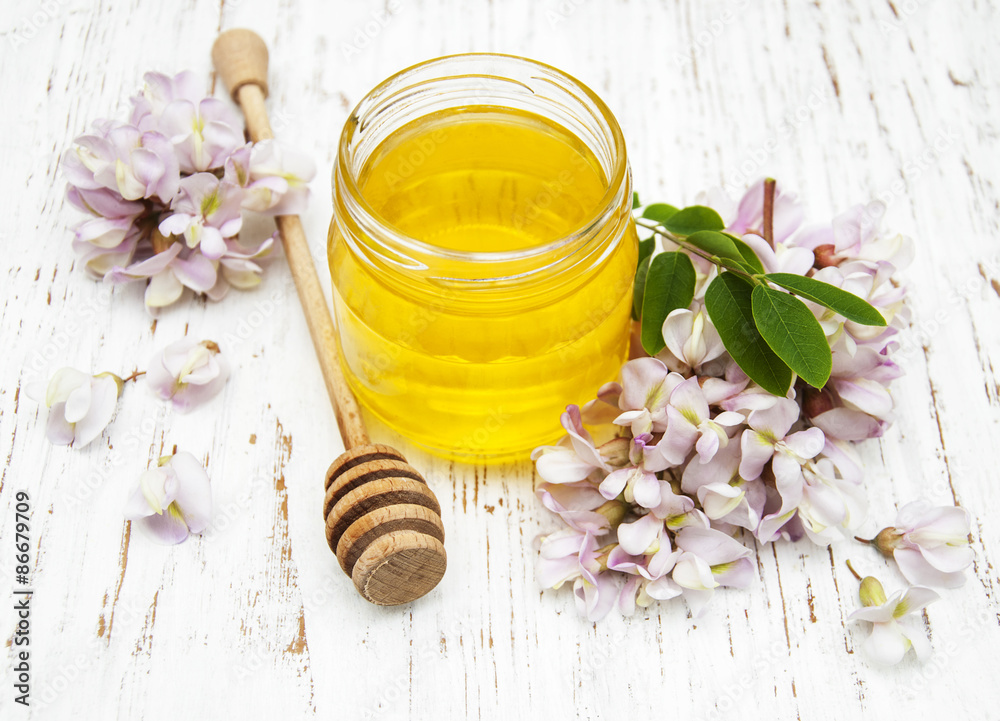 honey with acacia blossoms honey with acacia blossoms