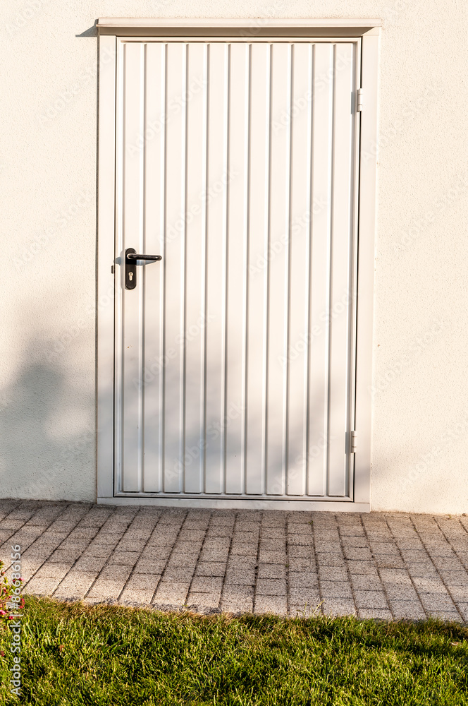 Blechtür StockFoto Adobe Stock