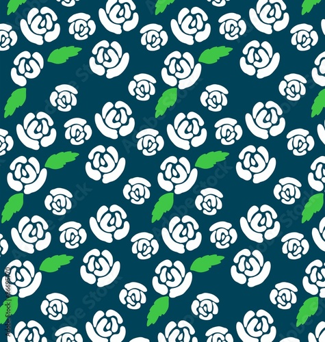 Pattern of white roses