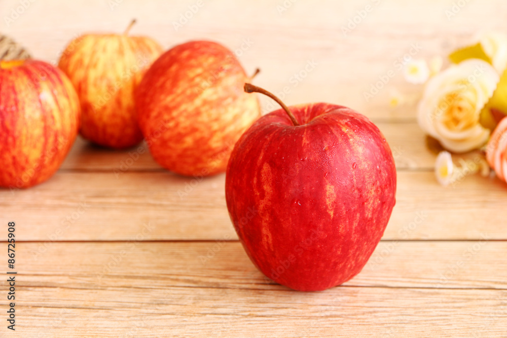 red apples red apples