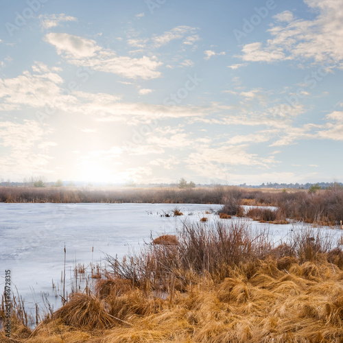 Fototapeta Naklejka Na Ścianę i Meble -  winter frozen lake