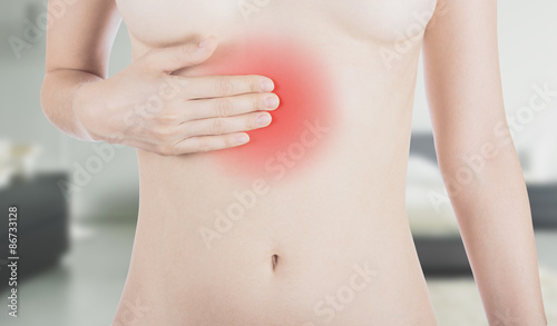 Infiammazione stomaco donna