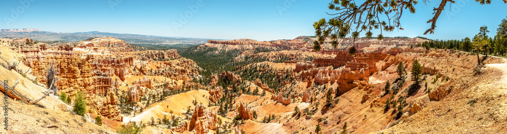 Panoramic view from Sunset point - Bryce Canyon Panoramic view from Sunset point - Bryce Canyon