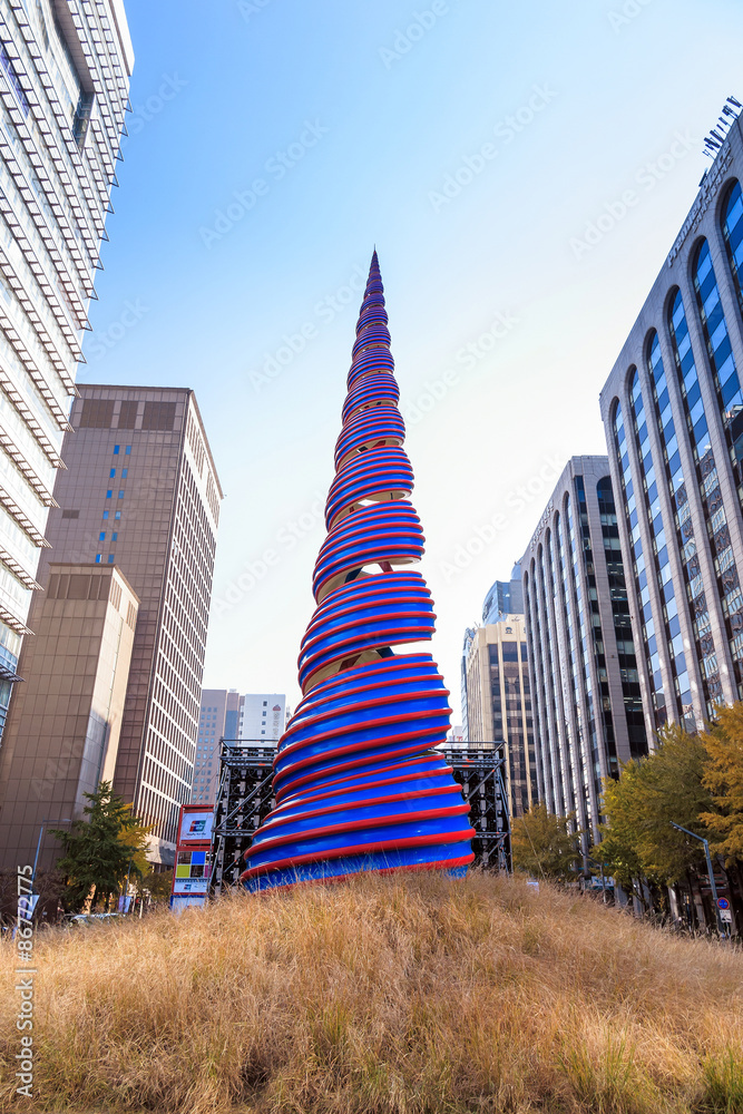 Obraz premium The Spring Sculpture, located in Cheonggye Plaza