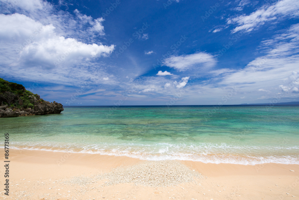 沖縄のビーチ・トケイ浜
