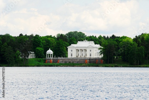 Uzutrakis manor on the board of Galves lake