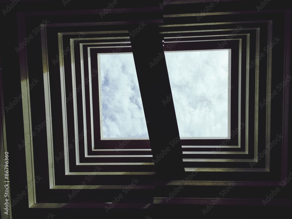 Fototapeta premium Looking in the sky