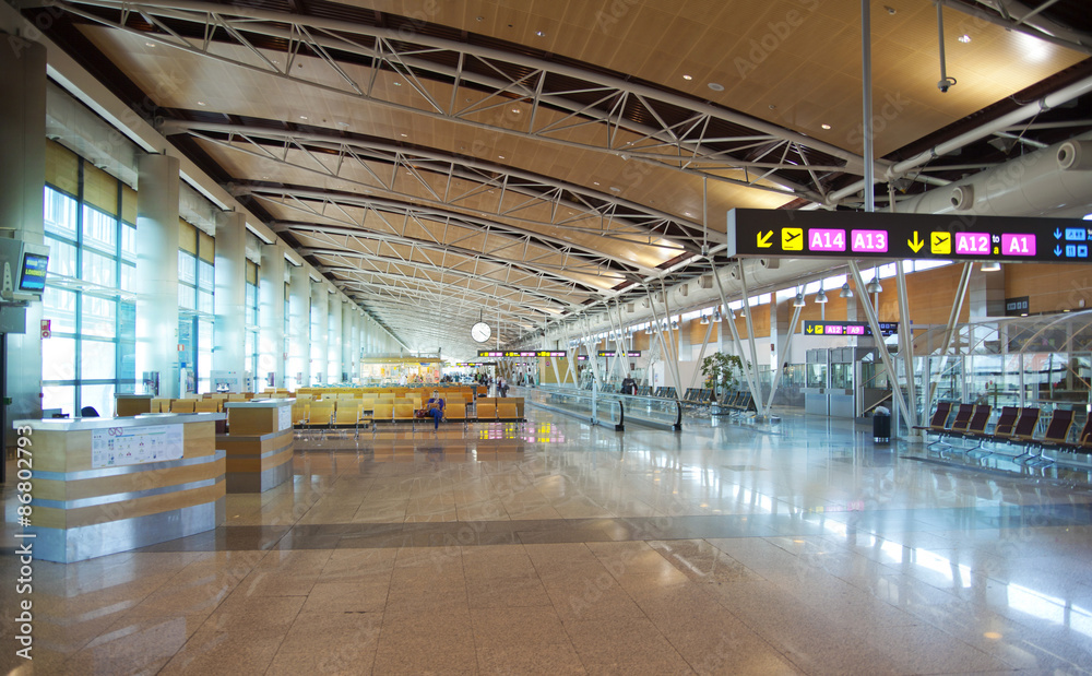 Obraz premium MADRID, SPAIN - MAY 28, 2014 Madrid airport interior