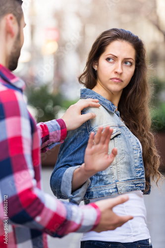 Canvastavla Male accosting to girl