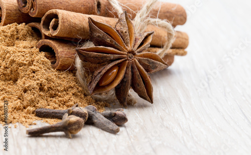 Fototapeta Naklejka Na Ścianę i Meble -   anise and cinnamon