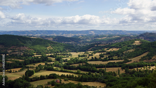 Paysage valloné et de bocage en Aveyron photo