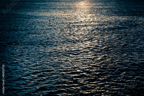 Quadro su tela Dark ocean with moonlight