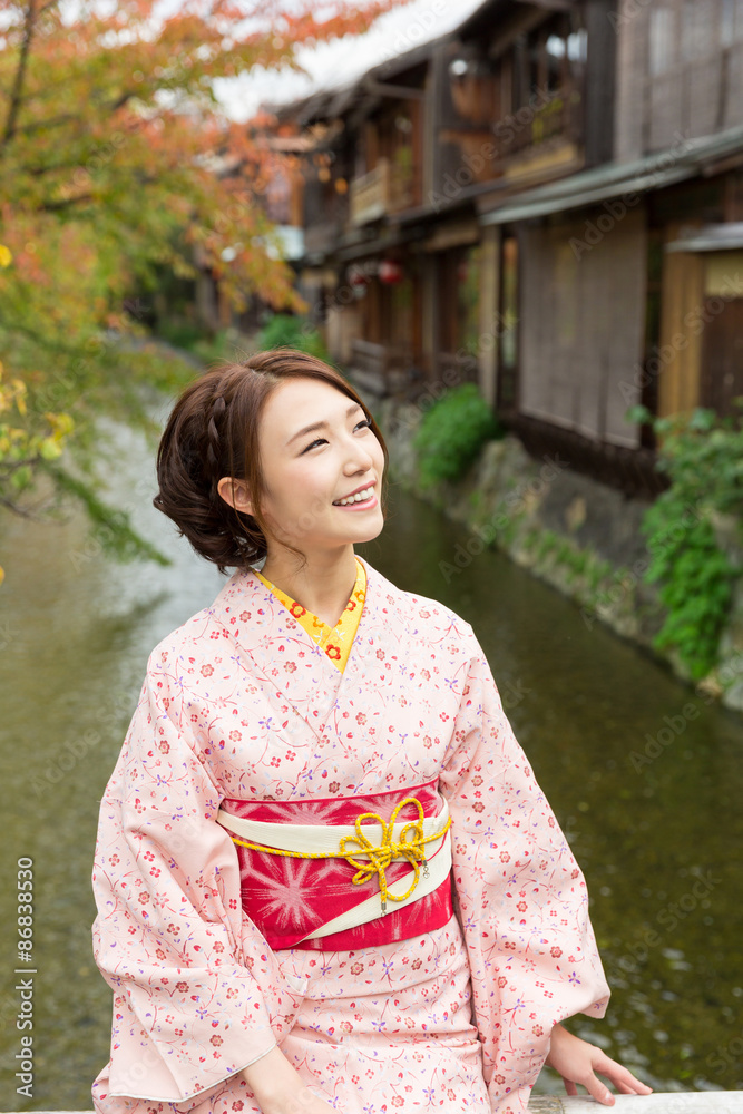 着物を着た女性