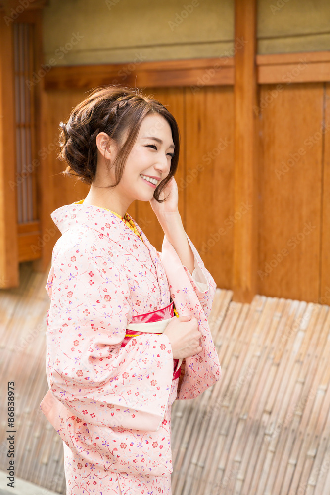 着物を着た女性 着物を着た女性