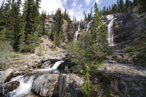 Tangle Creek Falls sulla Icefield Parkway in Canada photo