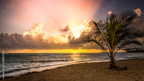 Fototapeta Naklejka Na Ścianę i Meble -  Sunrise over caribbean sea