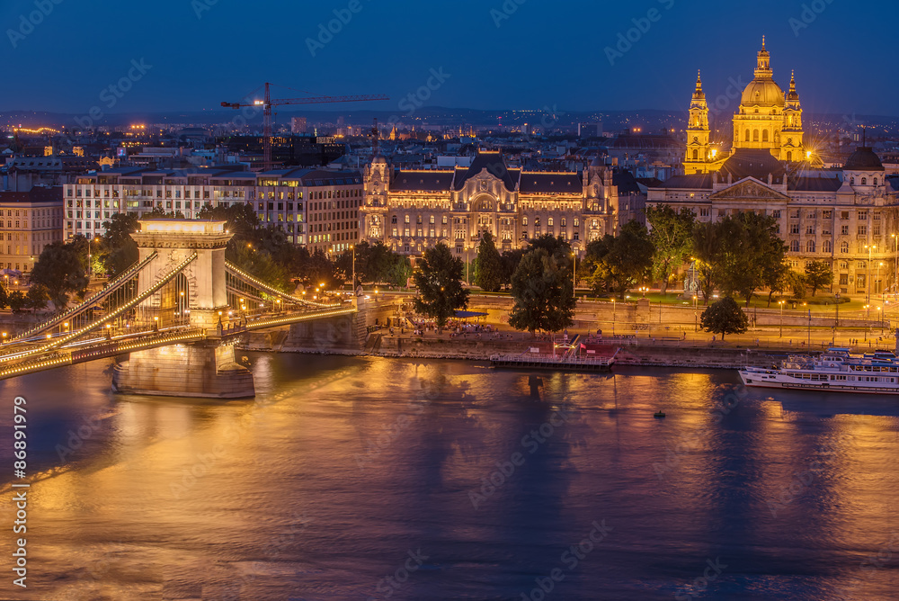 Obraz premium Aerial night view of Budapest, capital city of Hungary