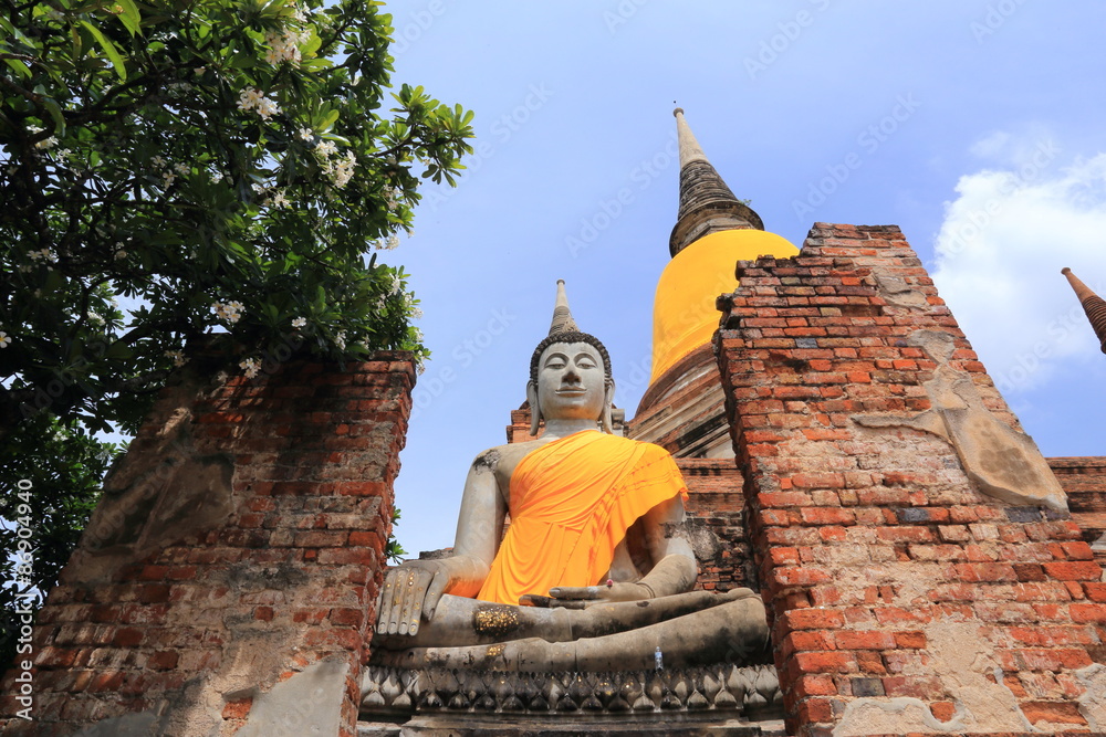 Obraz premium buddha statues at Wat Yai Chai Mongkhon