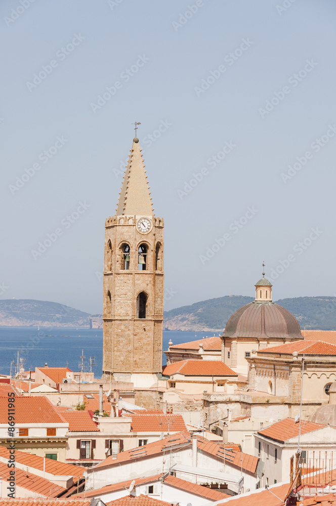 Alghero, Altstadt, Stadt, Kathedrale Santa Maria, historische Häuser, Küste, Mittelmeer, Sardinien, Italien