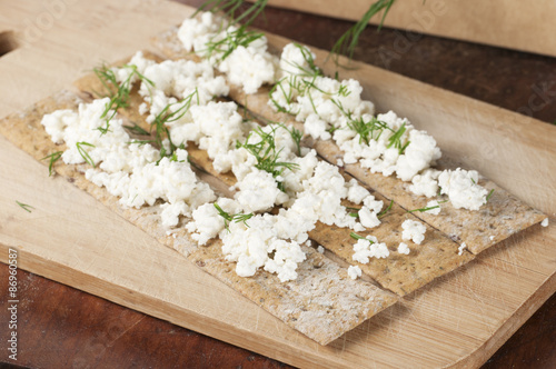 Crisp bread with curd